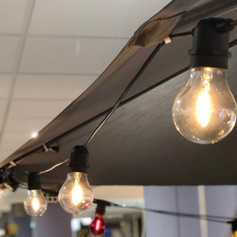 Парти LED гирлянд 5m с 10 крушки – с възможност удължаване Парти LED гирлянд 5m с 10 крушки – с възможност удължаване